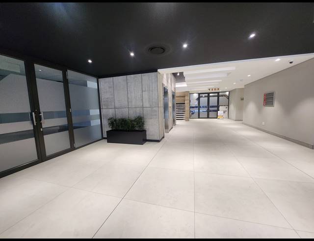 333M² OFFICE TO LET IN VORNA VALLEY